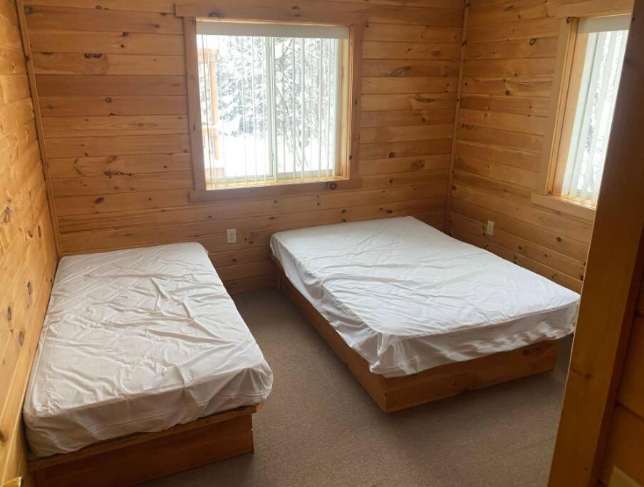 Brimley Lodge / Sleeps 36 / Snowmobile & Orv Trail Exterior photo